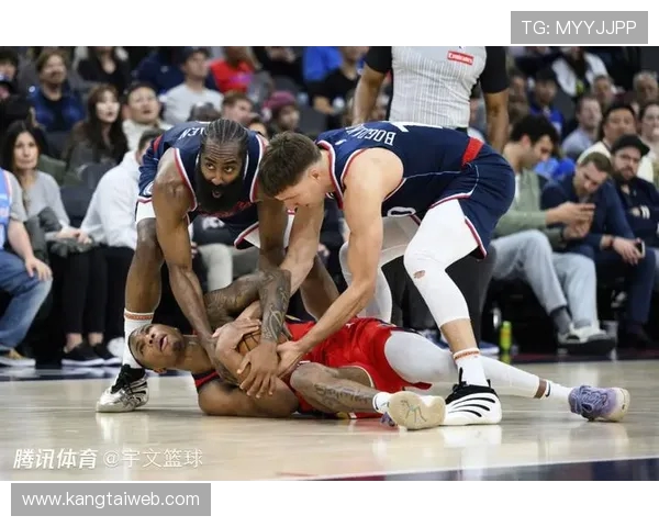 洛杉矶湖人全力以赴迎战强敌，力争季后赛席位展开激烈对决